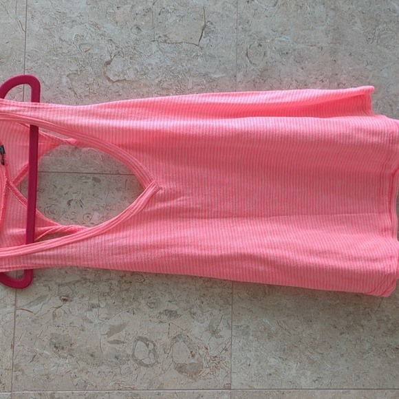 Pink open back tank top - Picture 4 of 4